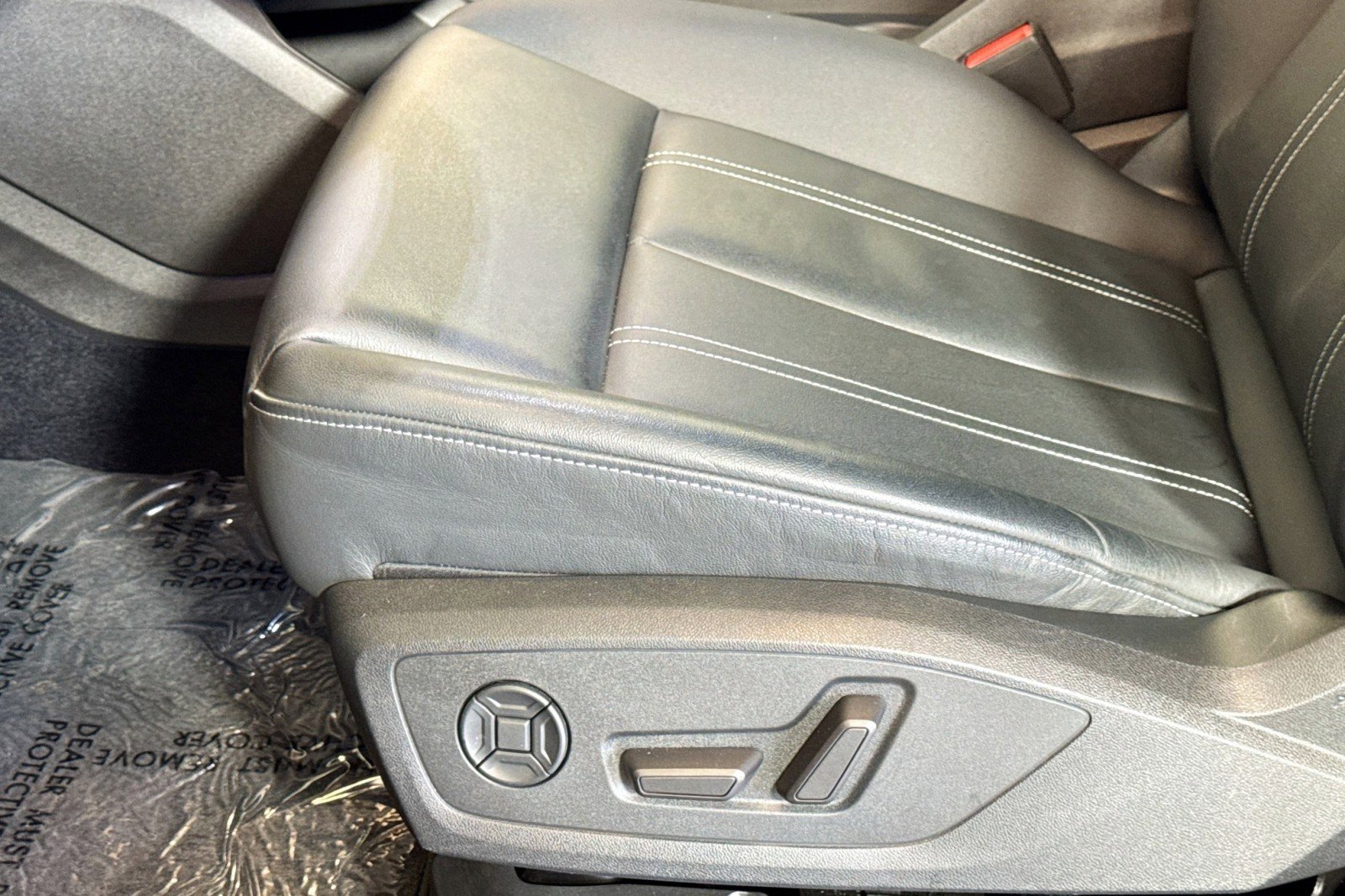 Used 2023 Audi Q4 e-tron Premium Plus w/ Premium Plus image 17