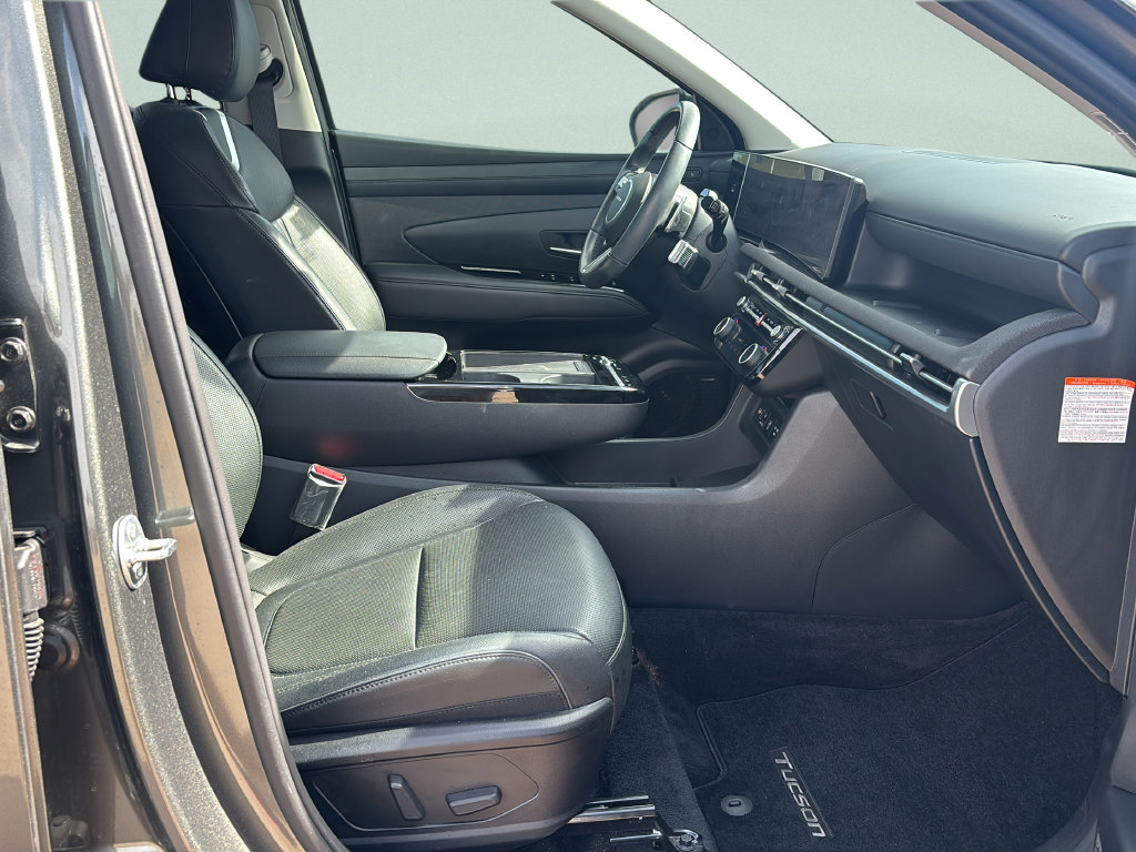 Used 2025 Hyundai Tucson Limited AWD/4WD image 10