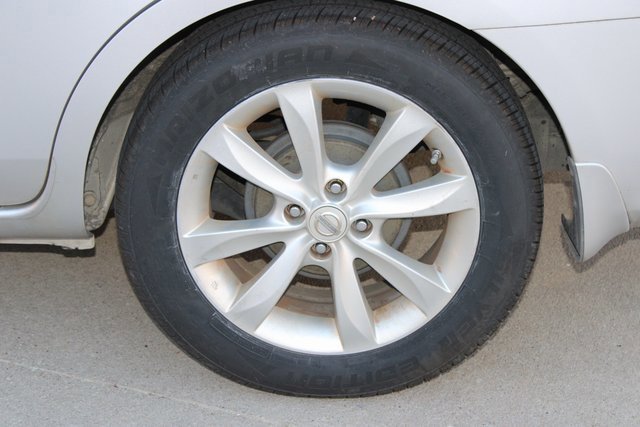 Used 2015 Nissan Versa SL image 24