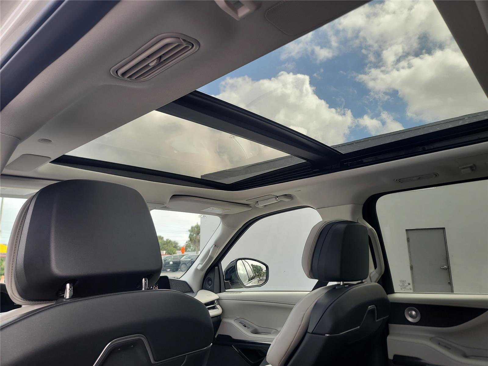 New 2026 Lincoln Navigator Reserve image 19