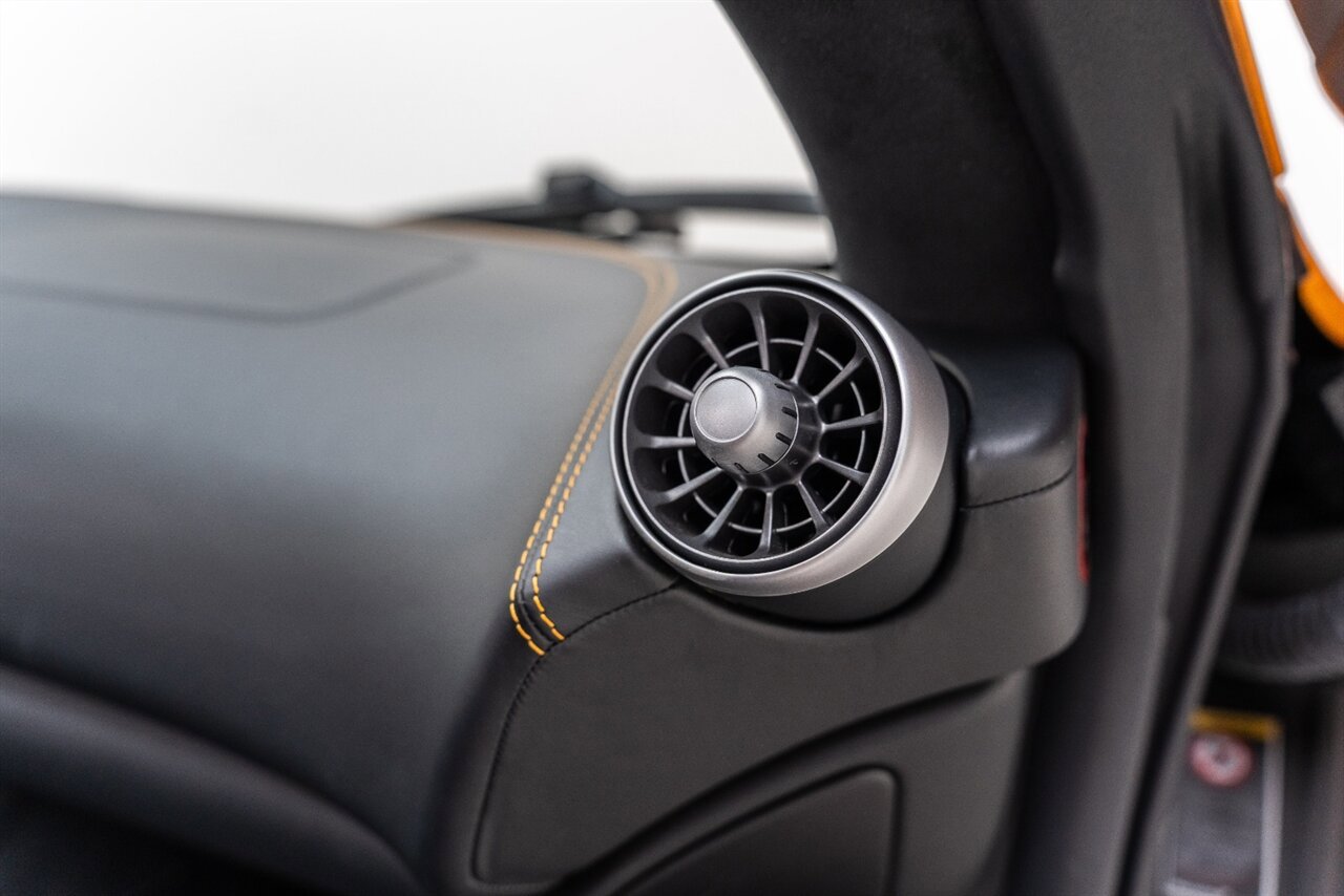 Used 2014 McLaren MP4-12C Spider RWD image 52