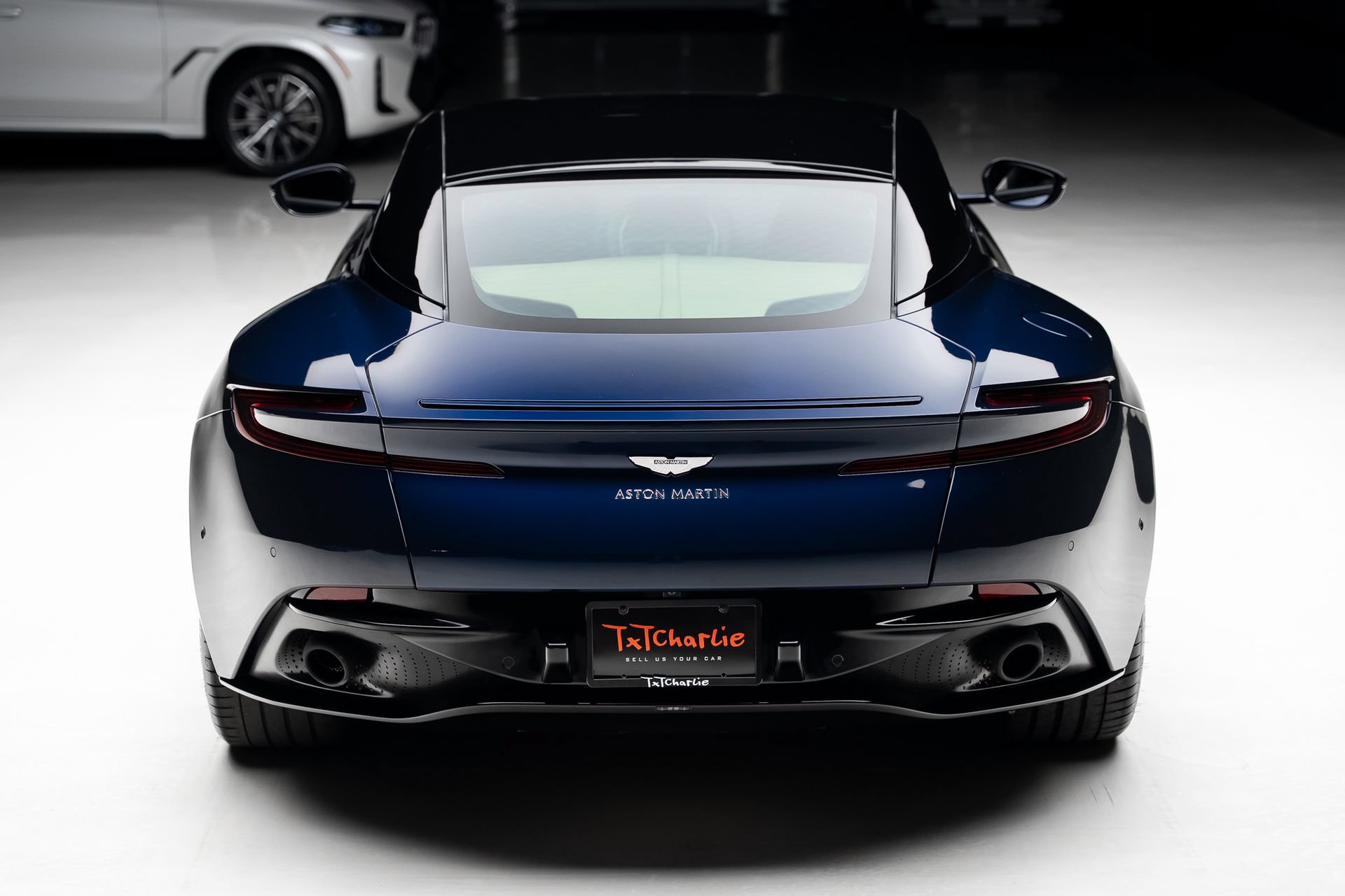 Used 2018 Aston Martin DB11 V12 RWD image 24