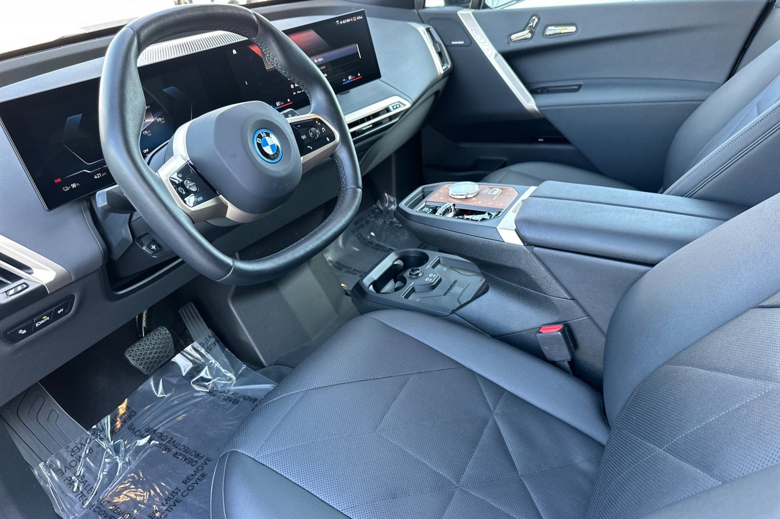 Certified 2023 BMW iX xDrive50 w/ Premium Package image 4