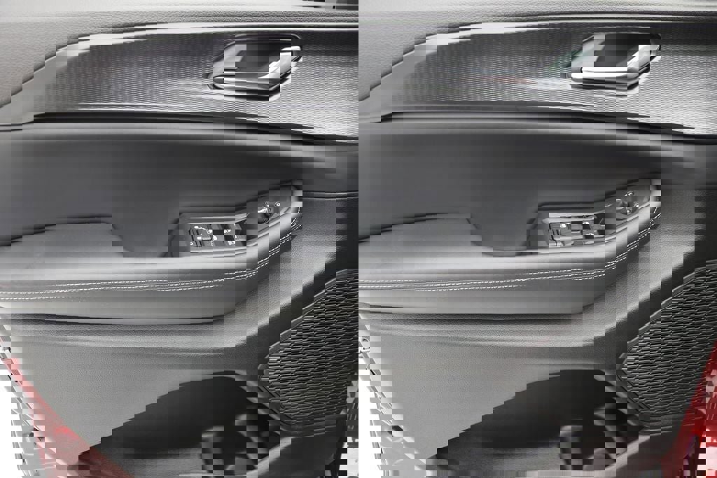 Used 2024 Jeep Grand Cherokee Altitude image 14