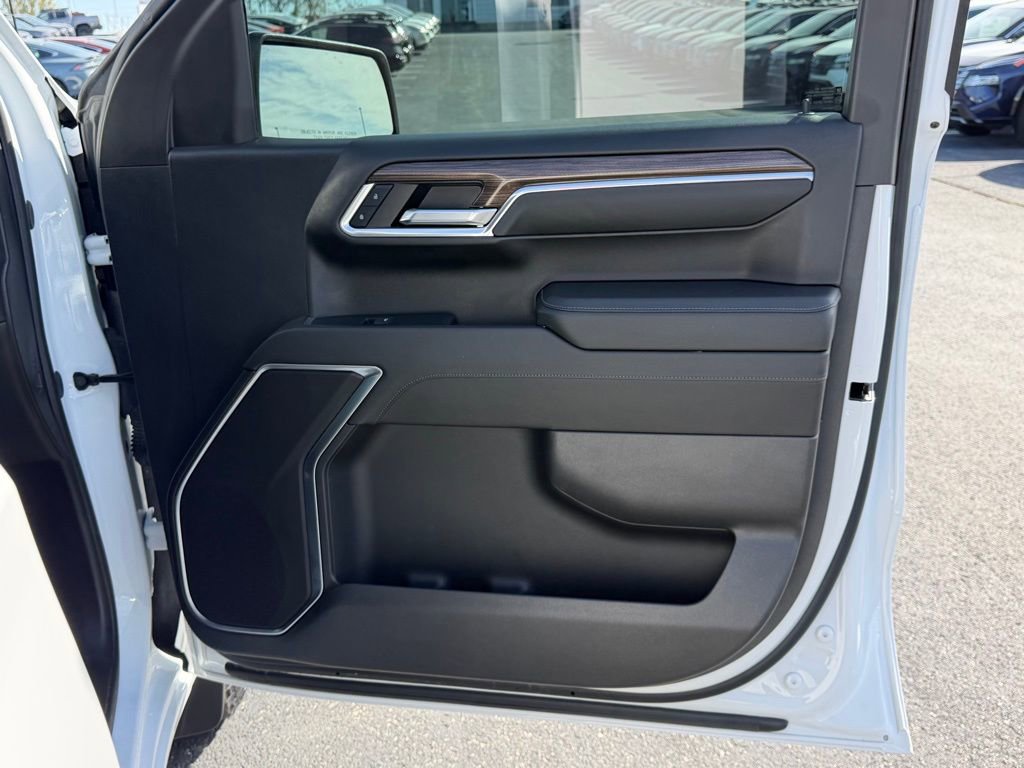 Used 2024 Chevrolet Silverado 1500 LT image 23