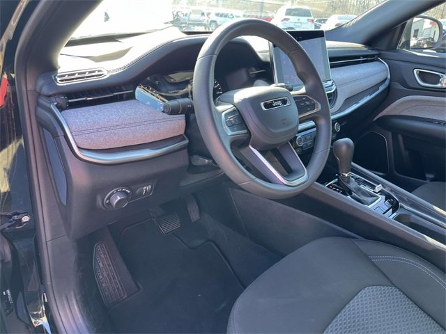 Used 2024 Jeep Compass Sport image 14