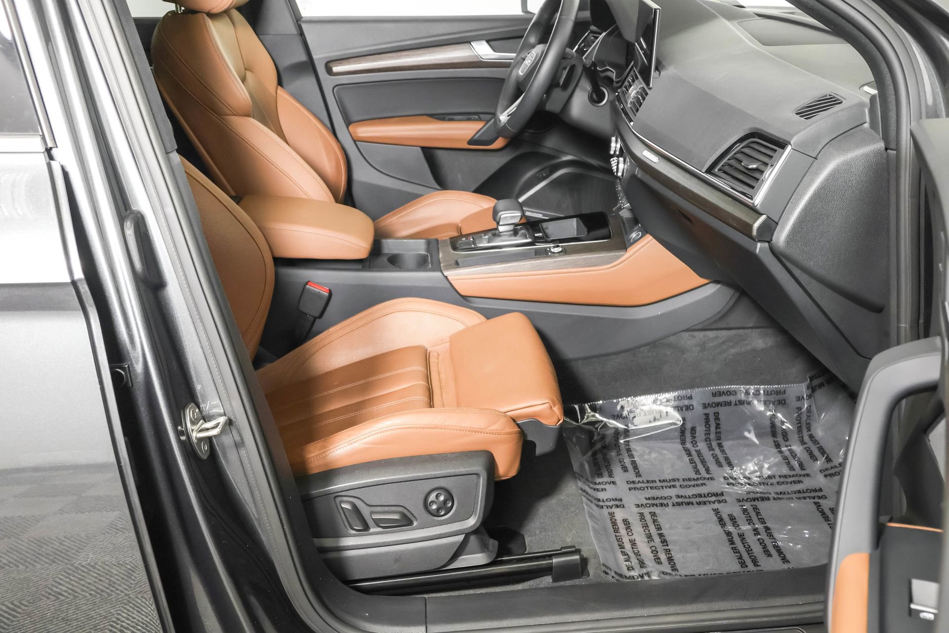 Used 2023 Audi Q5 e Premium Plus w/ Premium Plus Package image 48