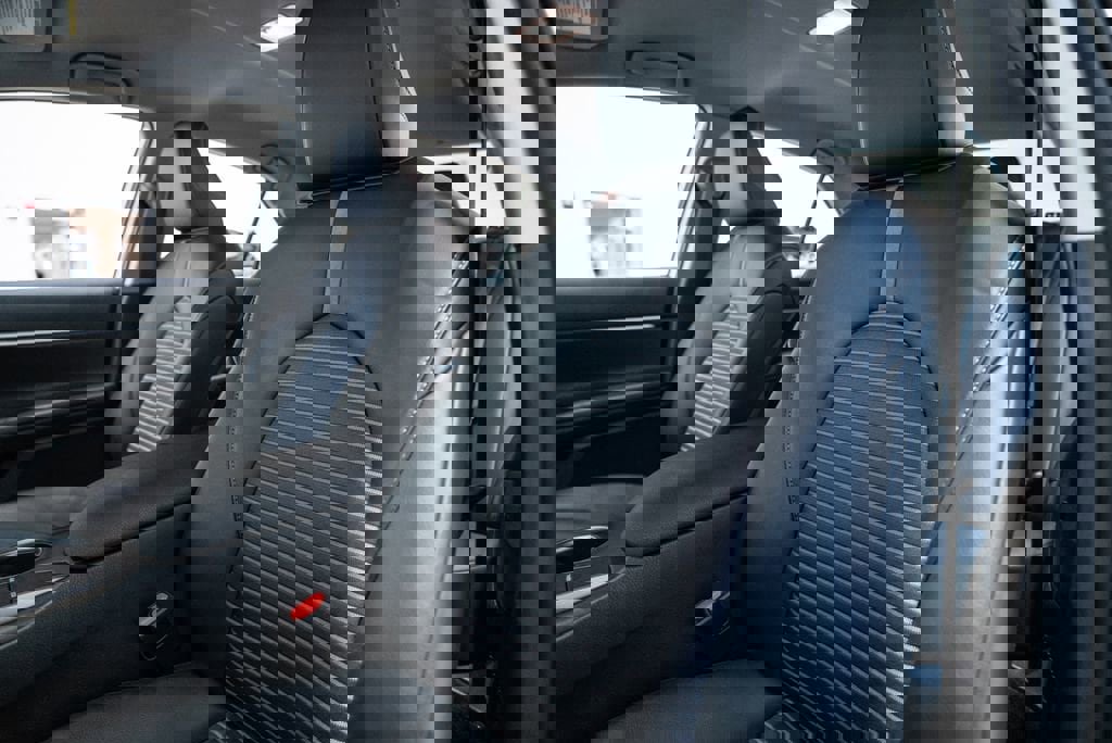 Used 2024 Toyota Camry SE image 6