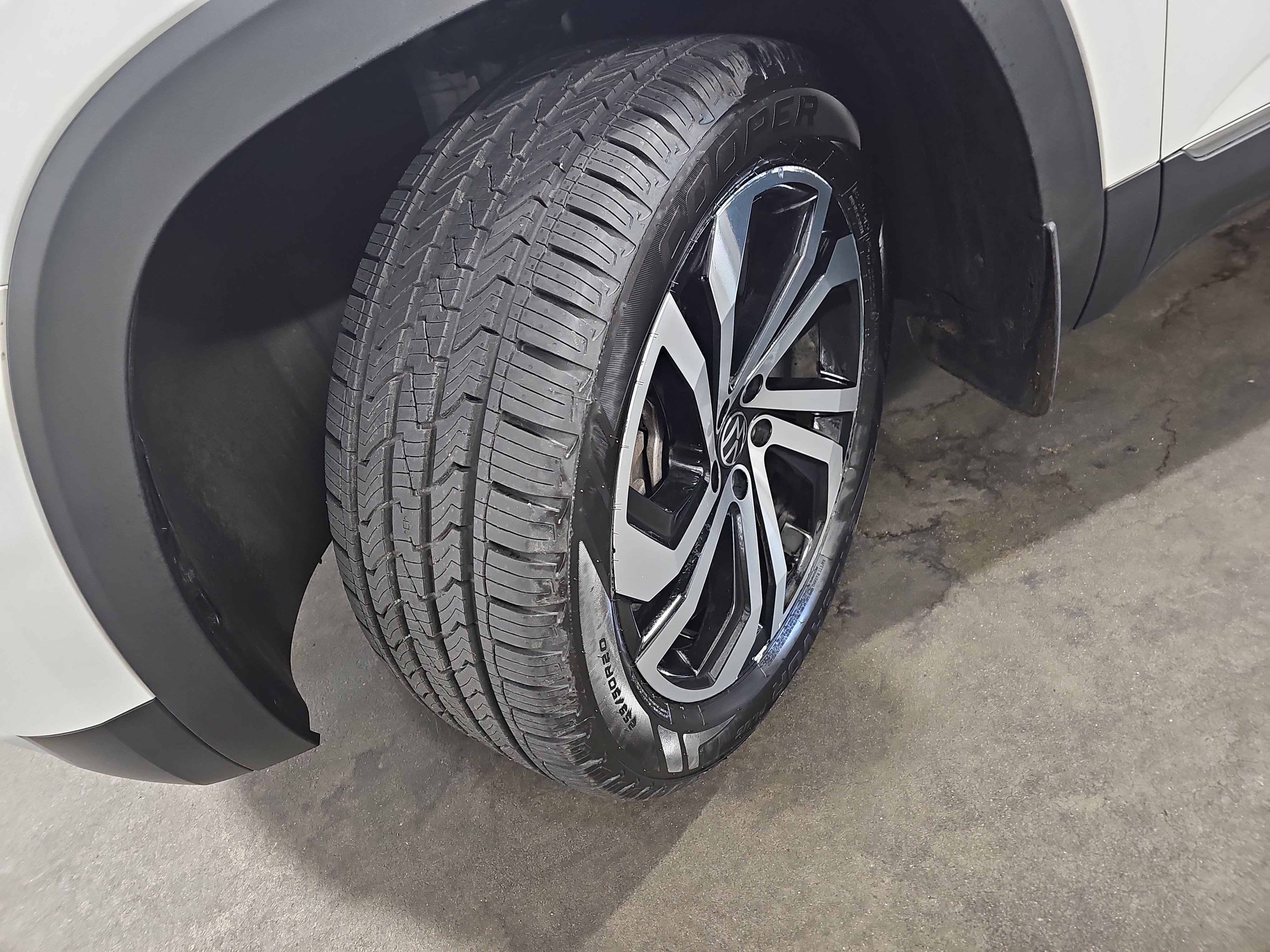 Used 2023 Volkswagen Atlas SEL image 33