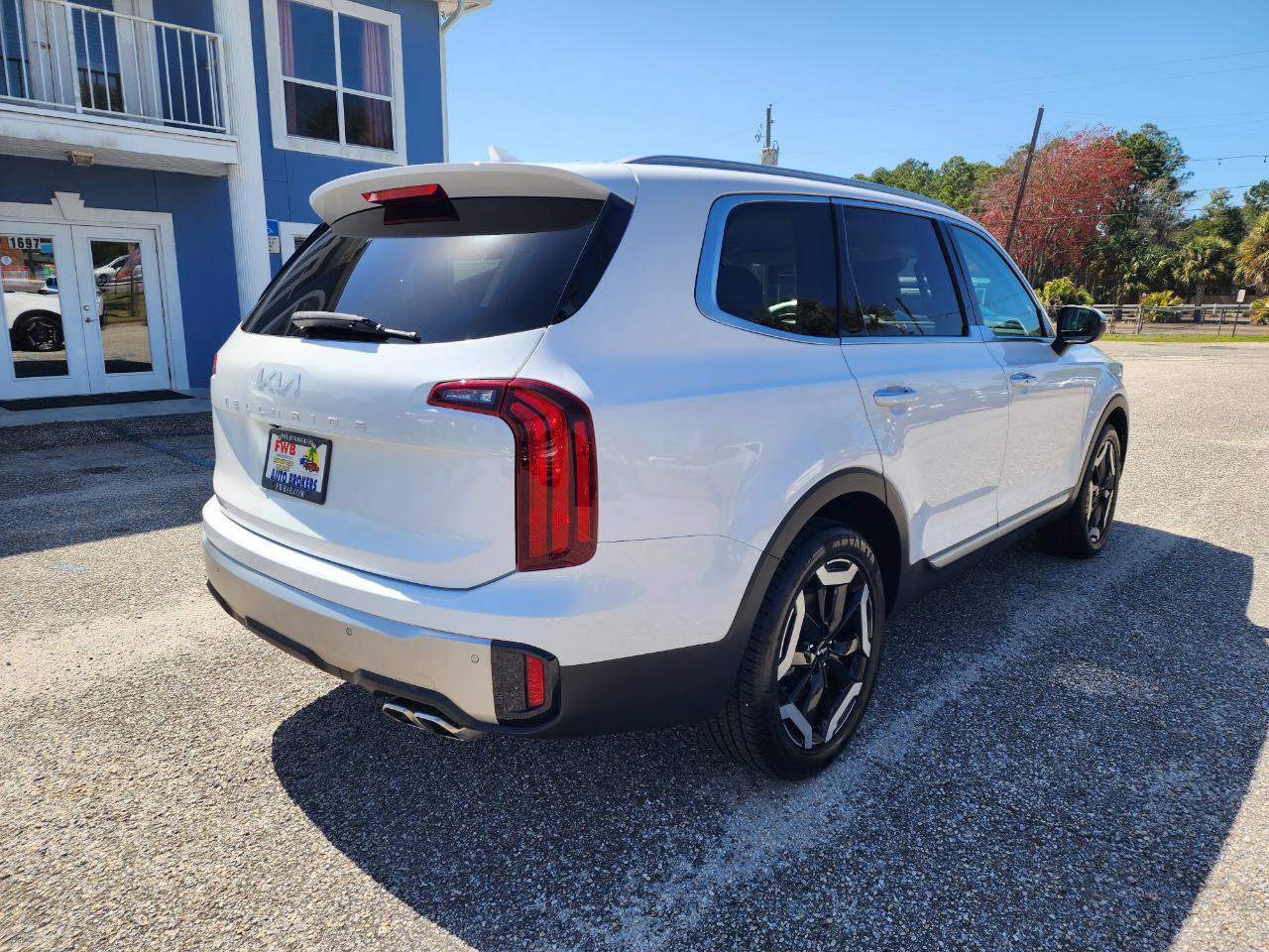 Used 2023 Kia Telluride S AWD/4WD image 5