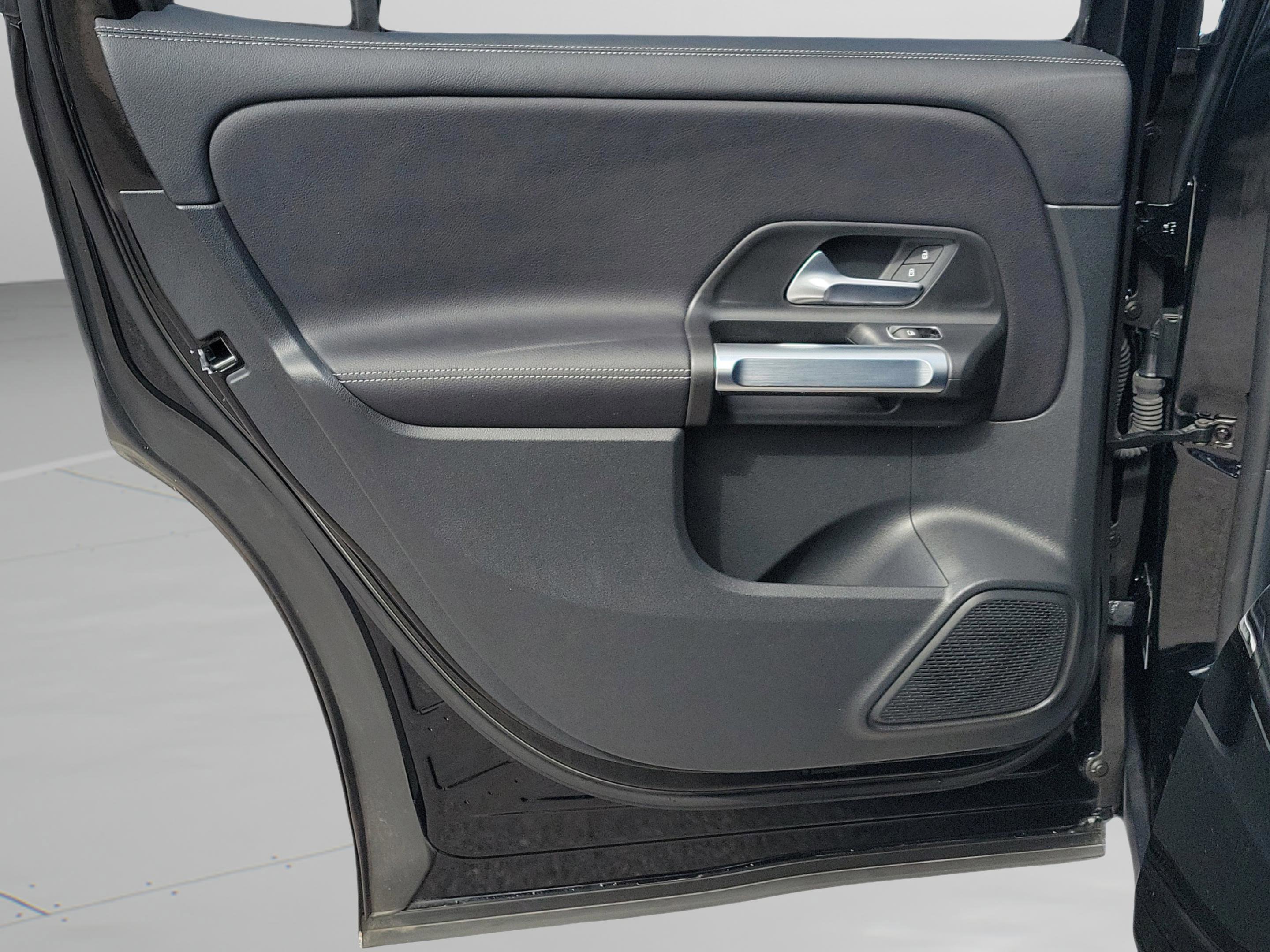 Certified 2024 Mercedes-Benz GLB 250 image 10