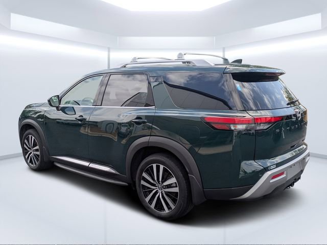 Used 2024 Nissan Pathfinder Platinum w/ Black Appearance Package image 5