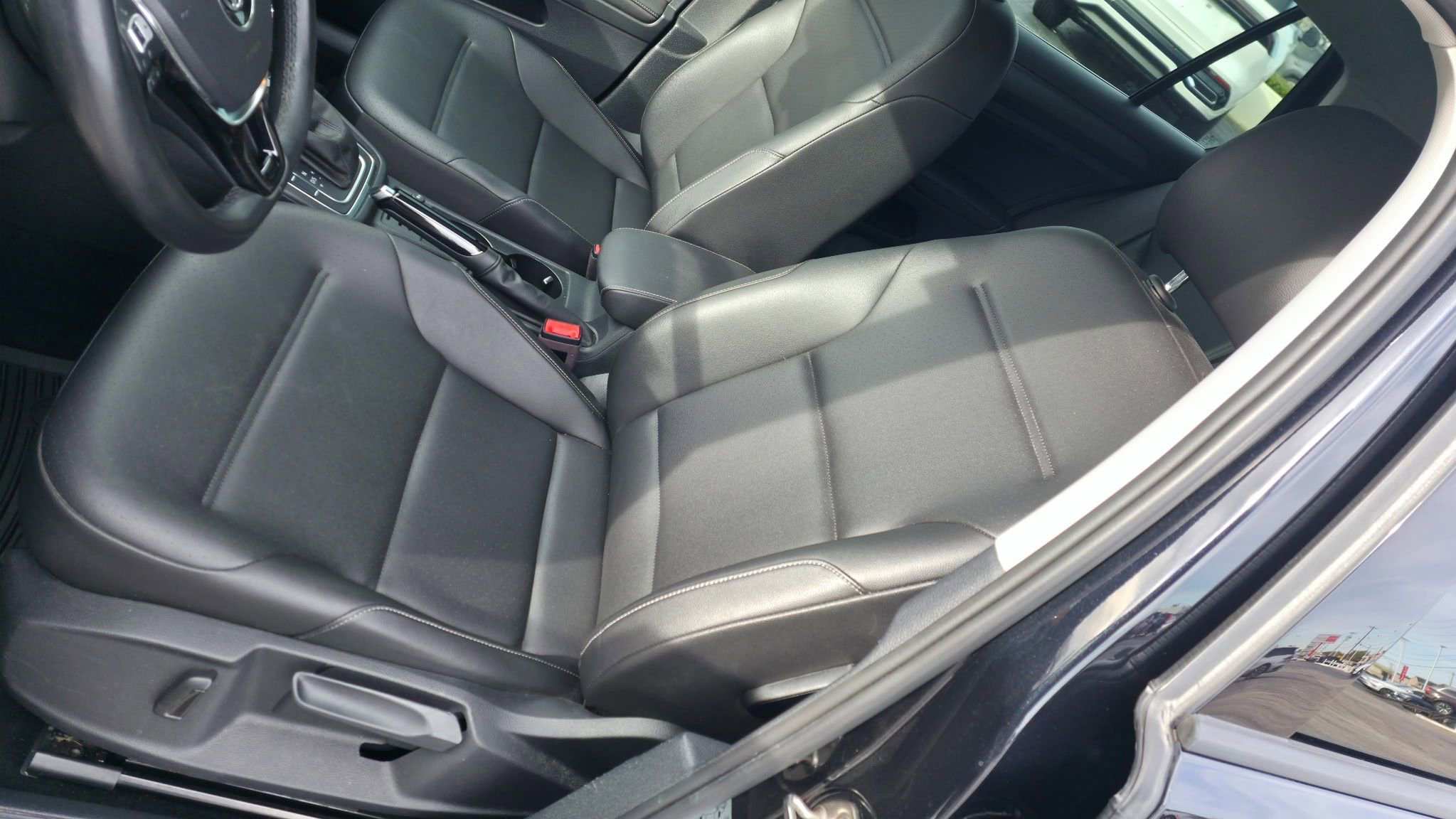 Used 2019 Volkswagen Golf SE image 13