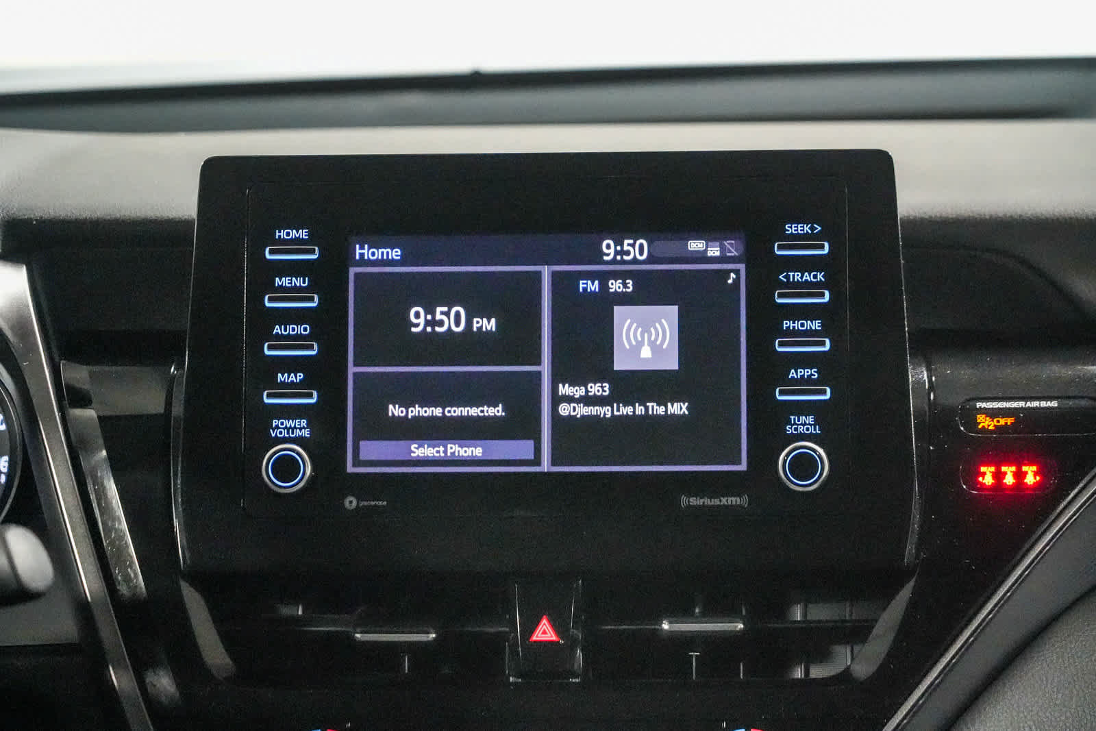 Certified 2024 Toyota Camry SE FWD image 15