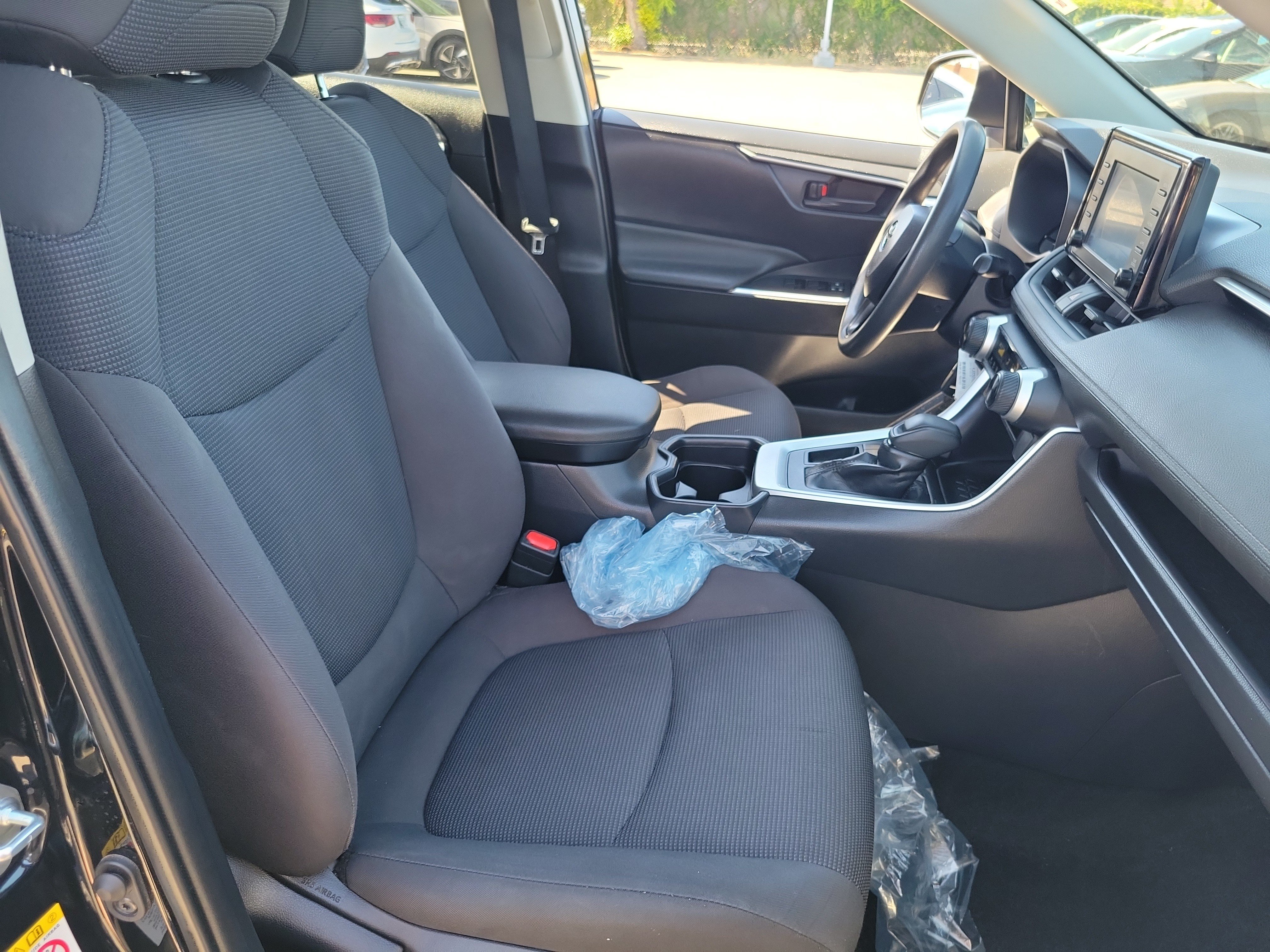 Used 2019 Toyota RAV4 LE w/ Carpet Mat Package FWD image 21
