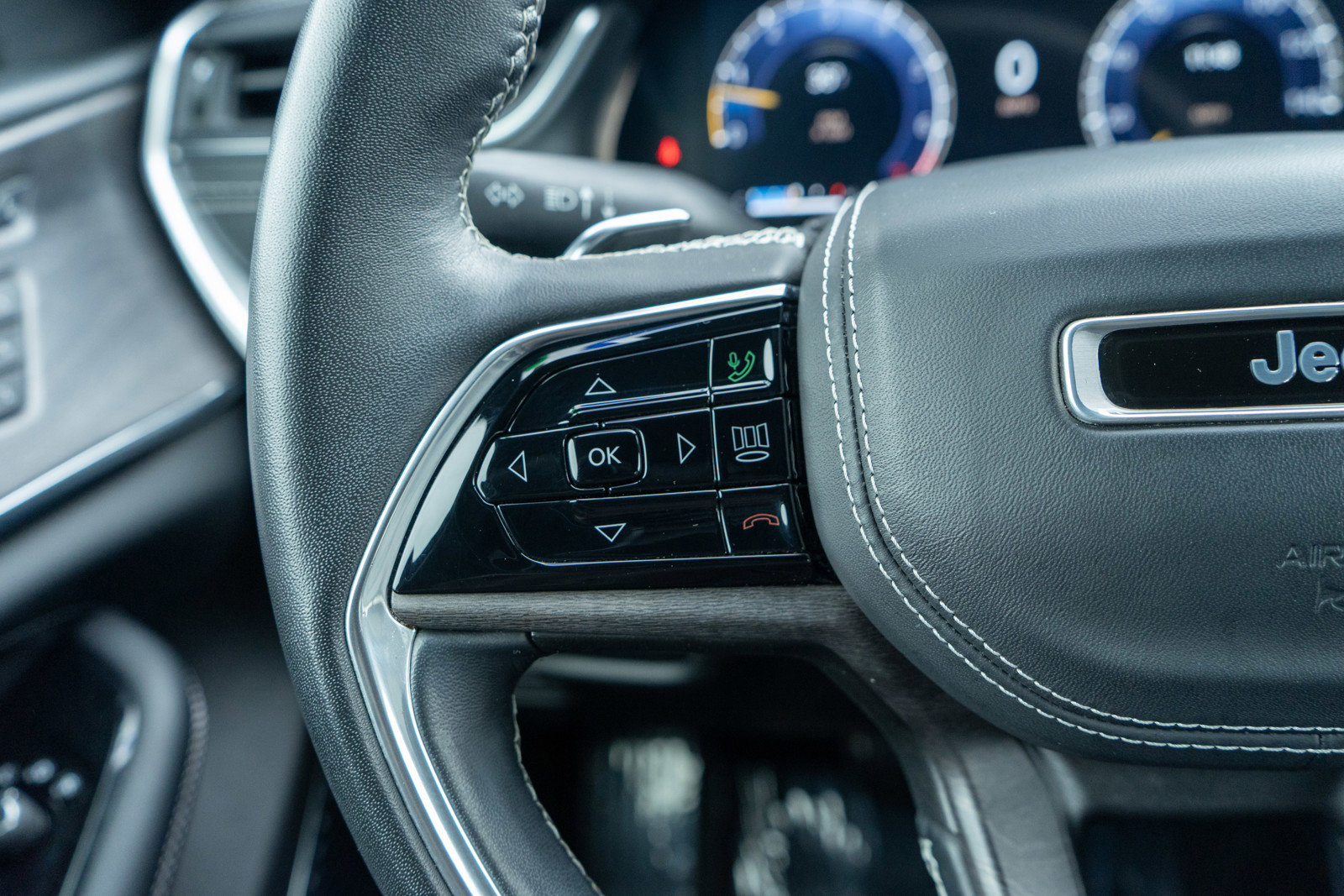 Used 2022 Jeep Grand Cherokee L Overland w/ Luxury Tech Group IV image 27