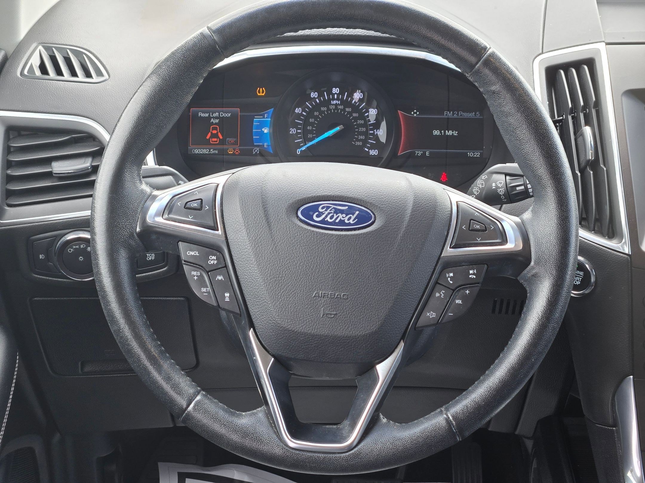Used 2020 Ford Edge Titanium image 18