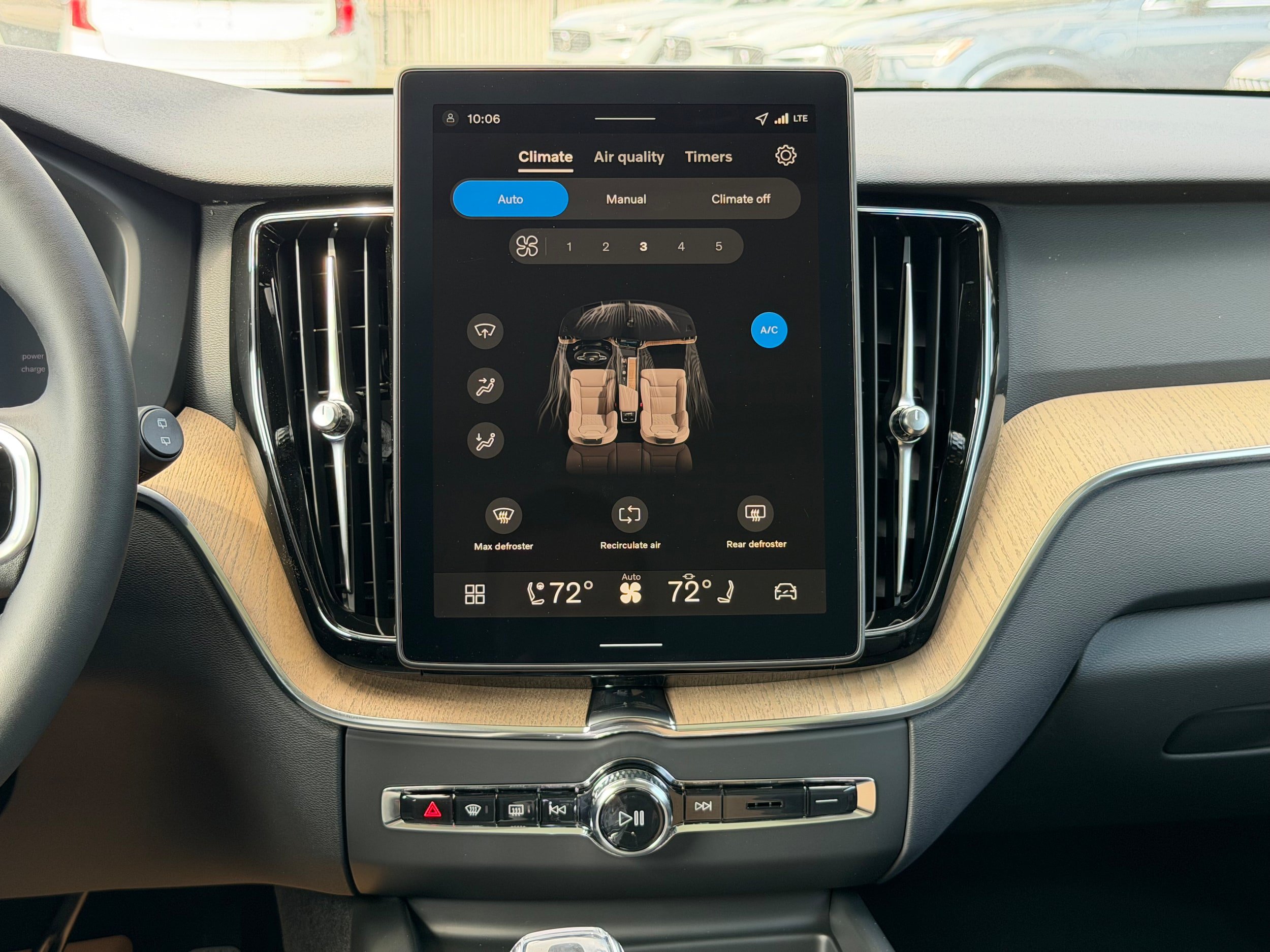 New 2026 Volvo XC60 T8 Plus AWD/4WD image 12