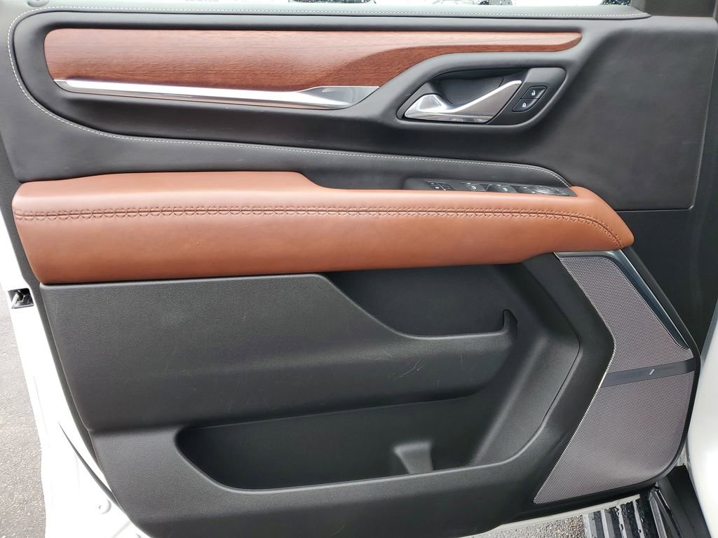 Certified 2023 GMC Yukon Denali Ultimate w/ LPO, Floor Liner Package AWD/4WD image 24