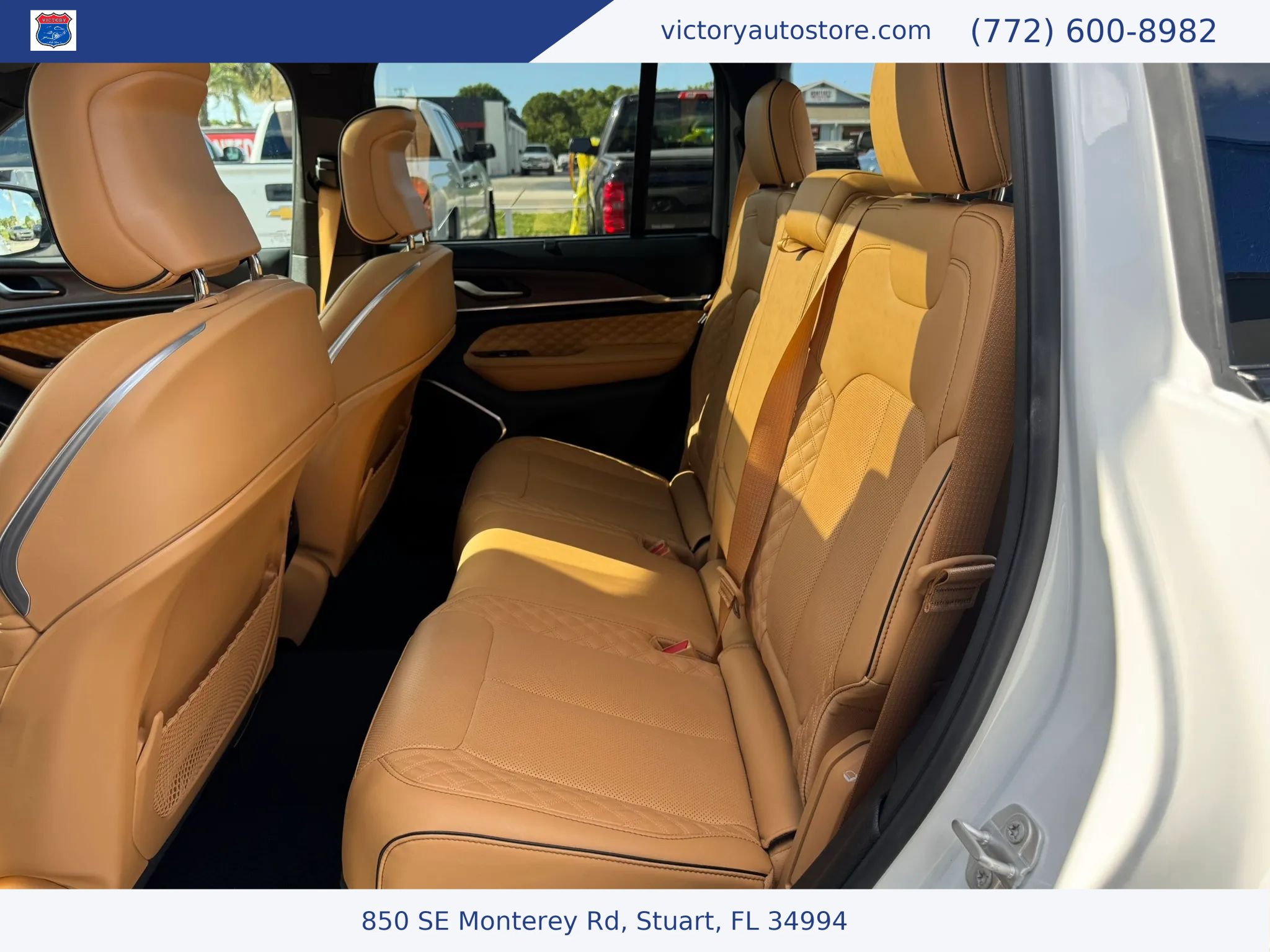 Used 2024 Jeep Grand Cherokee Summit w/ Adv Protech Group IV AWD/4WD image 18