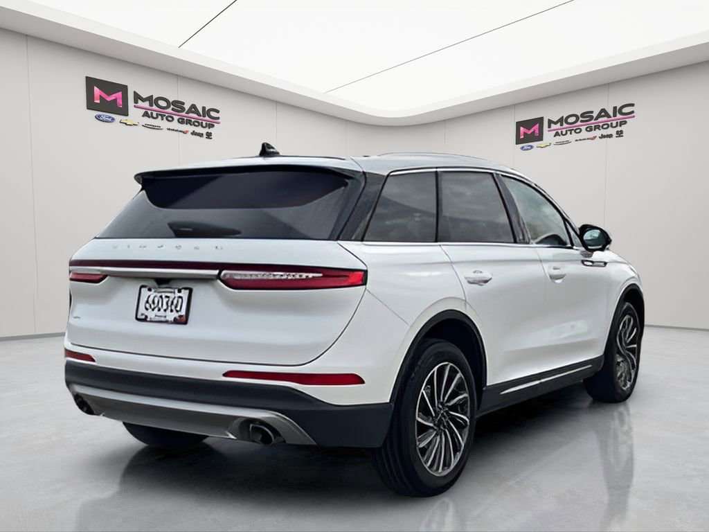 Used 2023 Lincoln Corsair Reserve w/ Equipment Group 201A image 9