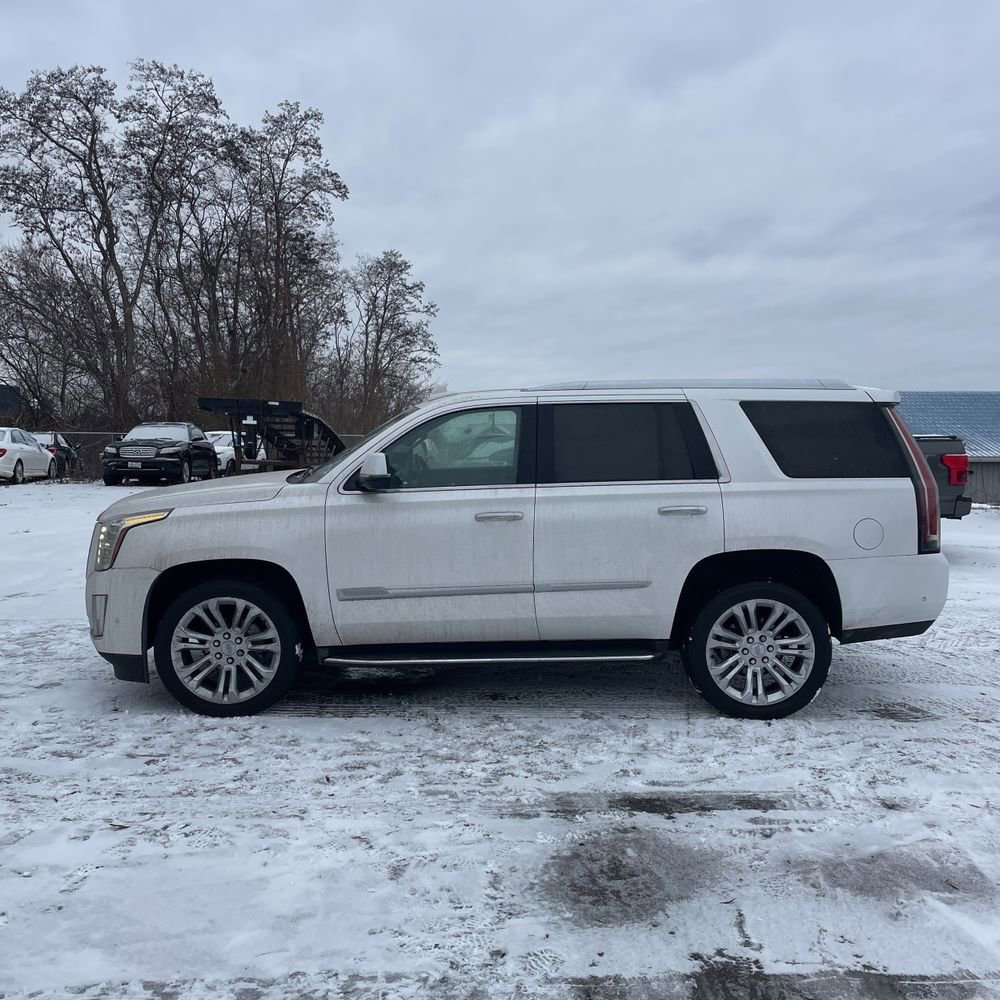Used 2018 Cadillac Escalade Luxury w/ LPO, Radiant Package image 5