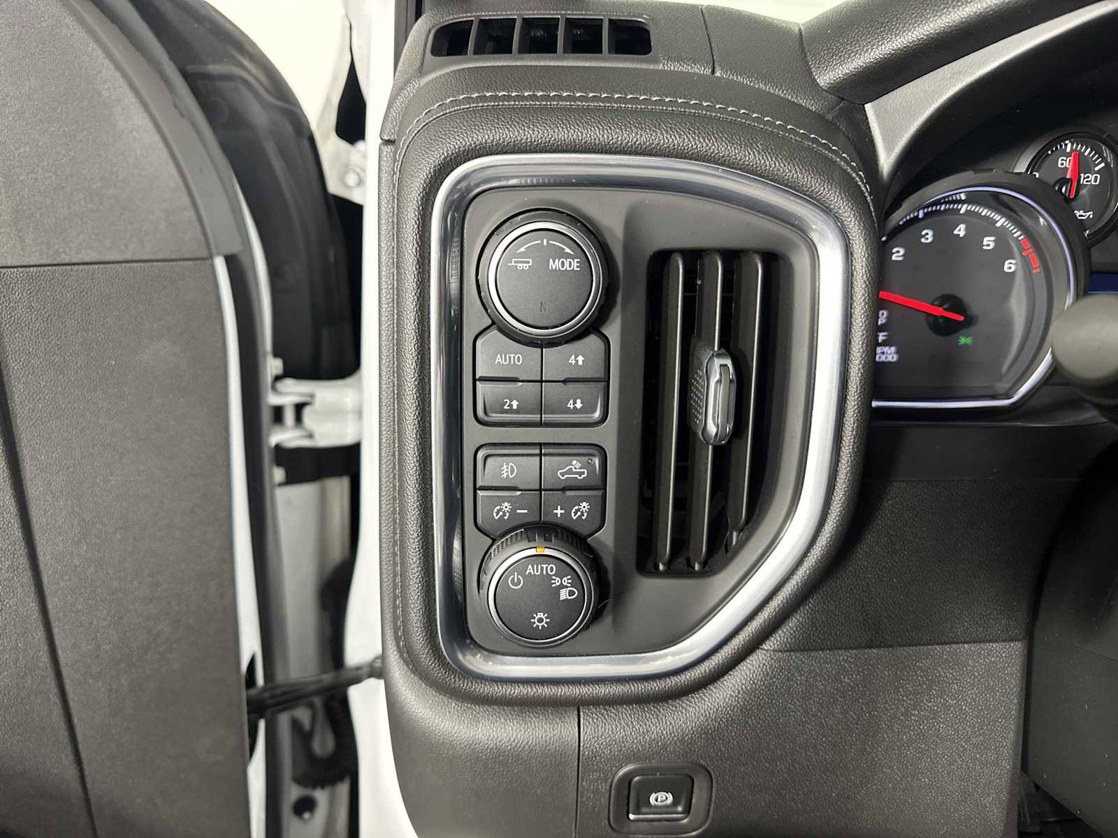 Used 2021 Chevrolet Silverado 1500 RST w/ Z71 Off-Road Package image 28