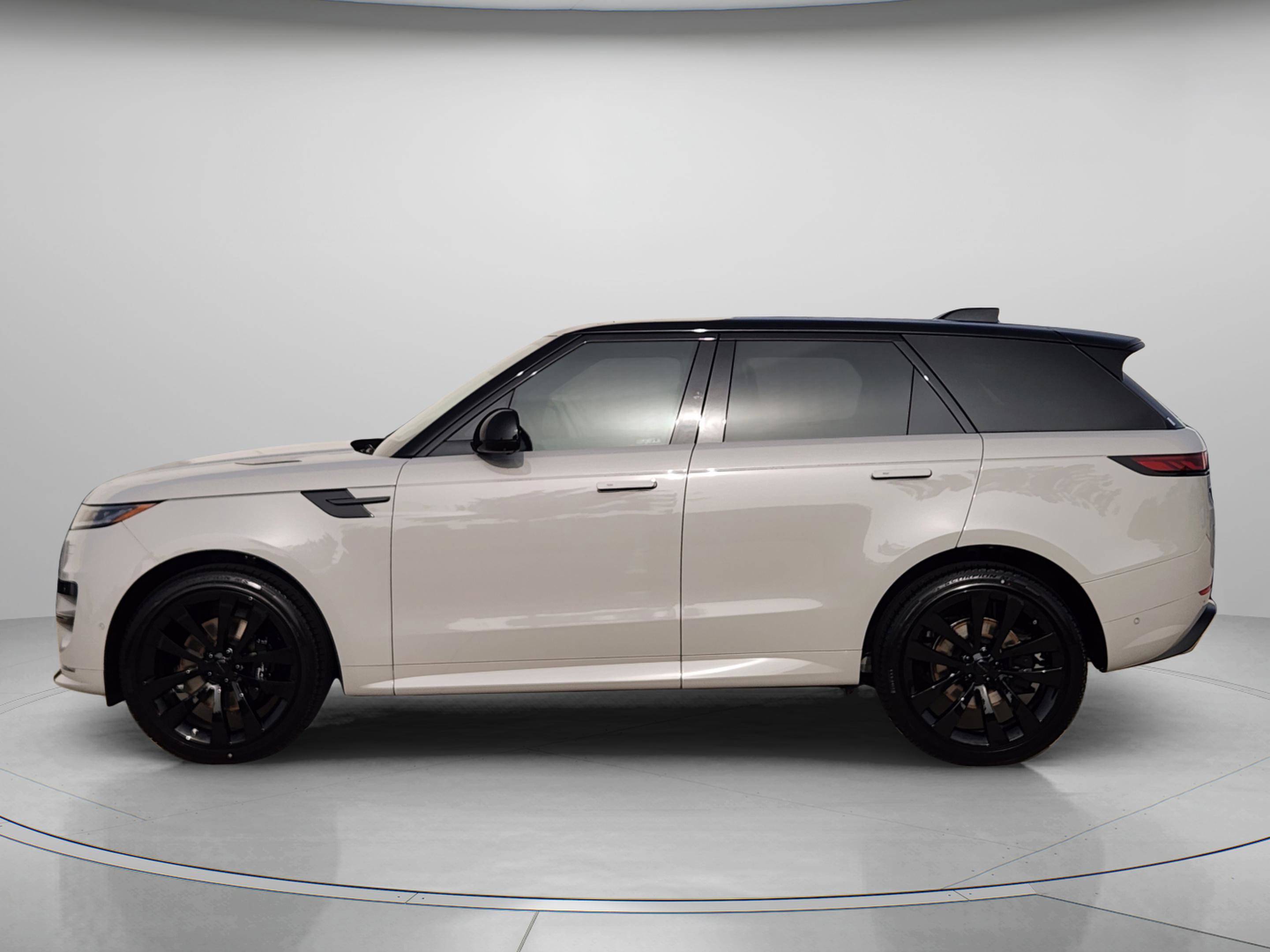 New 2026 Land Rover Range Rover Sport Dynamic SE AWD/4WD image 2