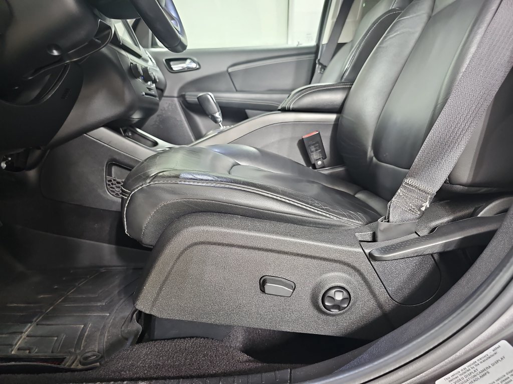 Used 2016 Dodge Journey Crossroad w/ Popular Equipment Group FWD image 33