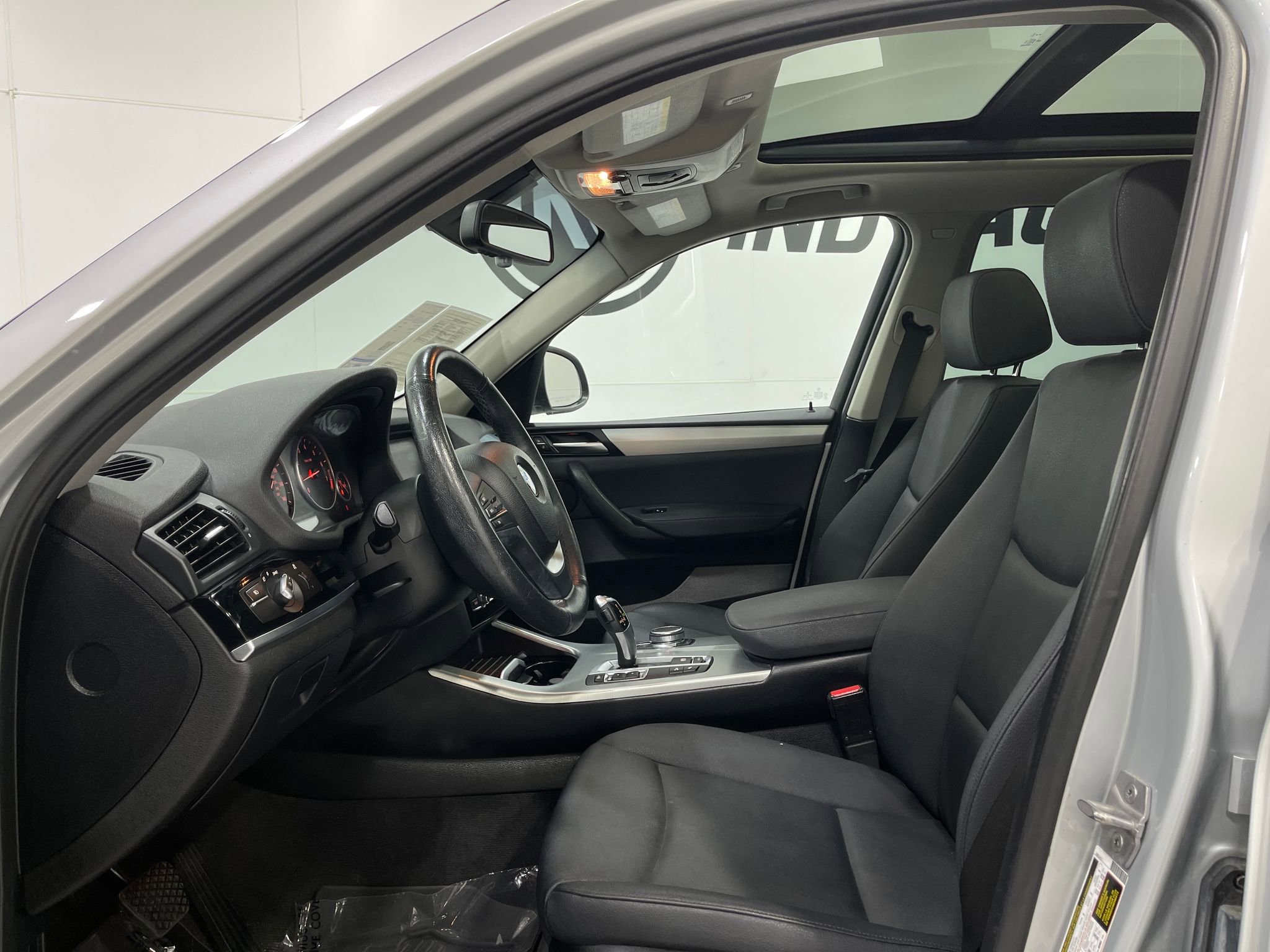 Used 2017 BMW X3 xDrive28i AWD/4WD image 13