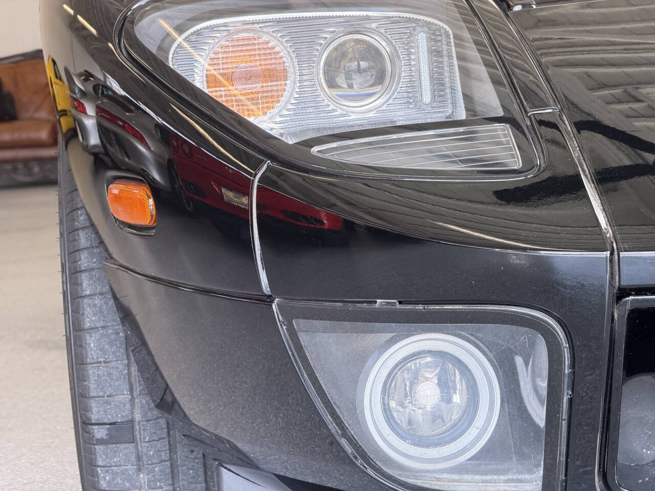 Used 2005 Ford GT RWD image 11