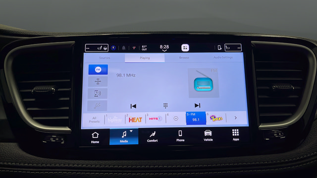 Used 2026 Chrysler Pacifica Select FWD image 15