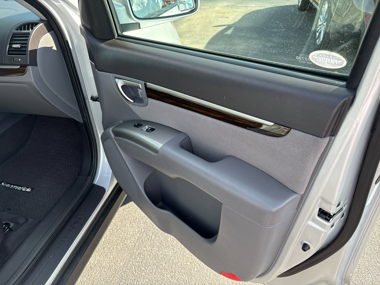 Used 2011 Hyundai Santa Fe SE image 17