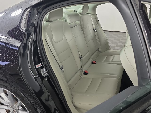 Used 2019 Volvo S60 T5 Momentum FWD image 25