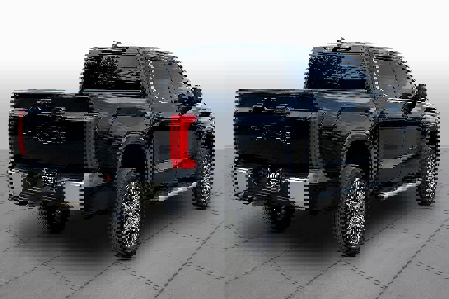 Used 2023 Toyota Tundra Limited w/ Power Package image 13