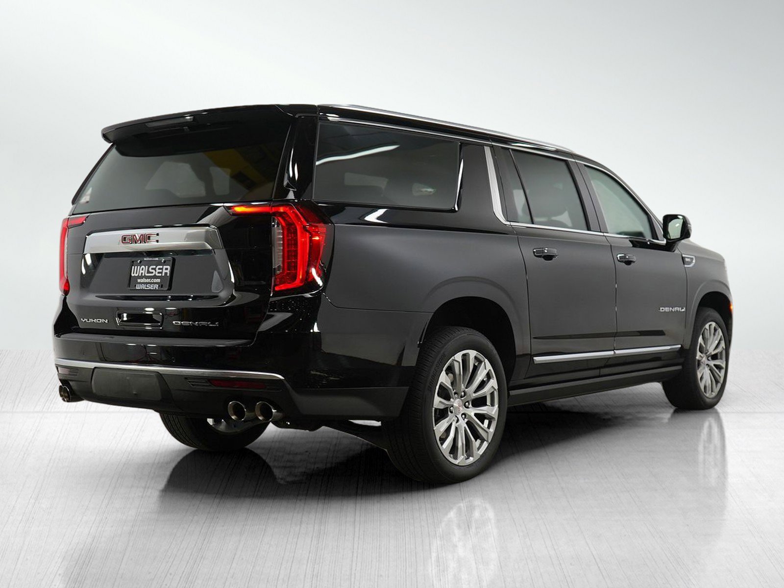 Used 2022 GMC Yukon XL Denali image 5