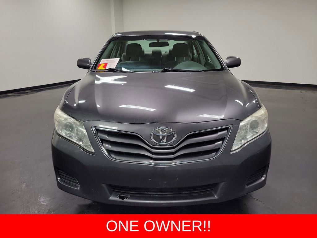 Used 2010 Toyota Camry LE image 2