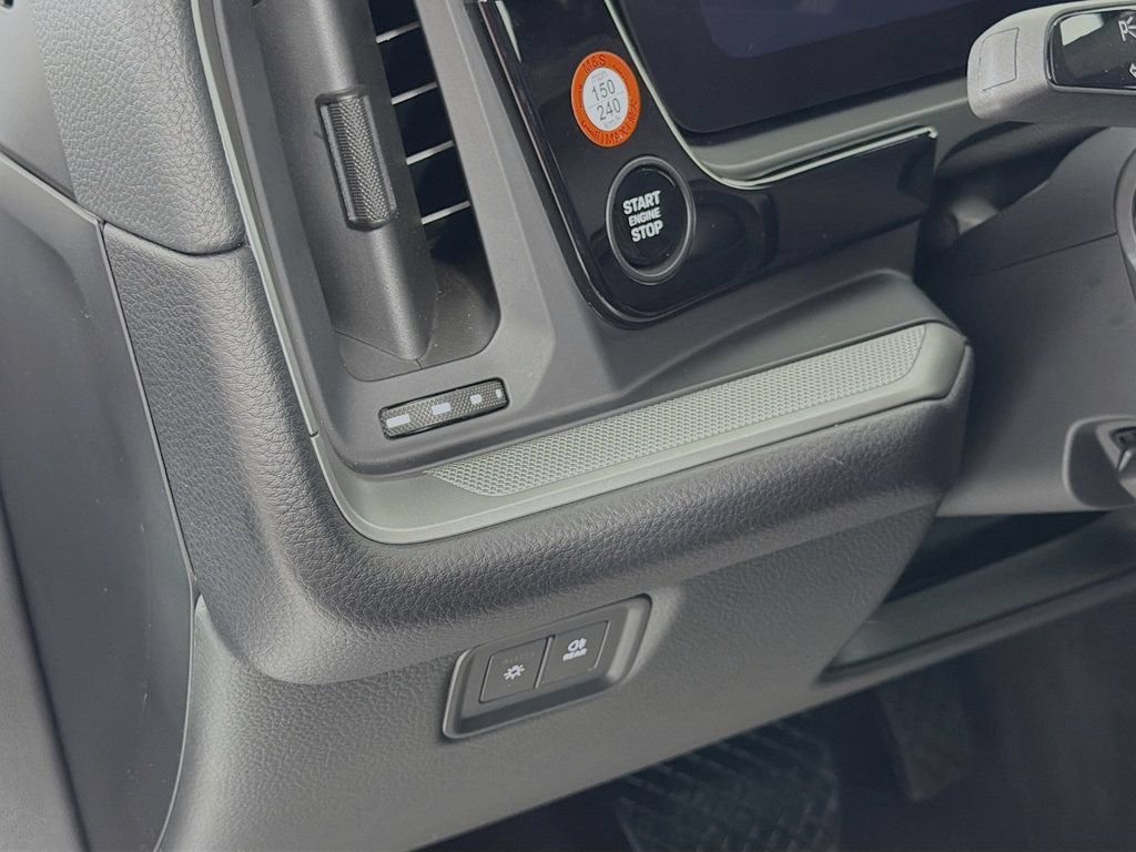 Certified 2025 Porsche Cayenne AWD/4WD image 14