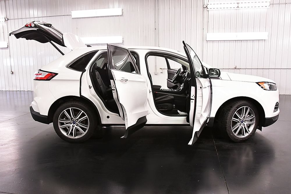 Used 2022 Ford Edge Titanium AWD/4WD image 36
