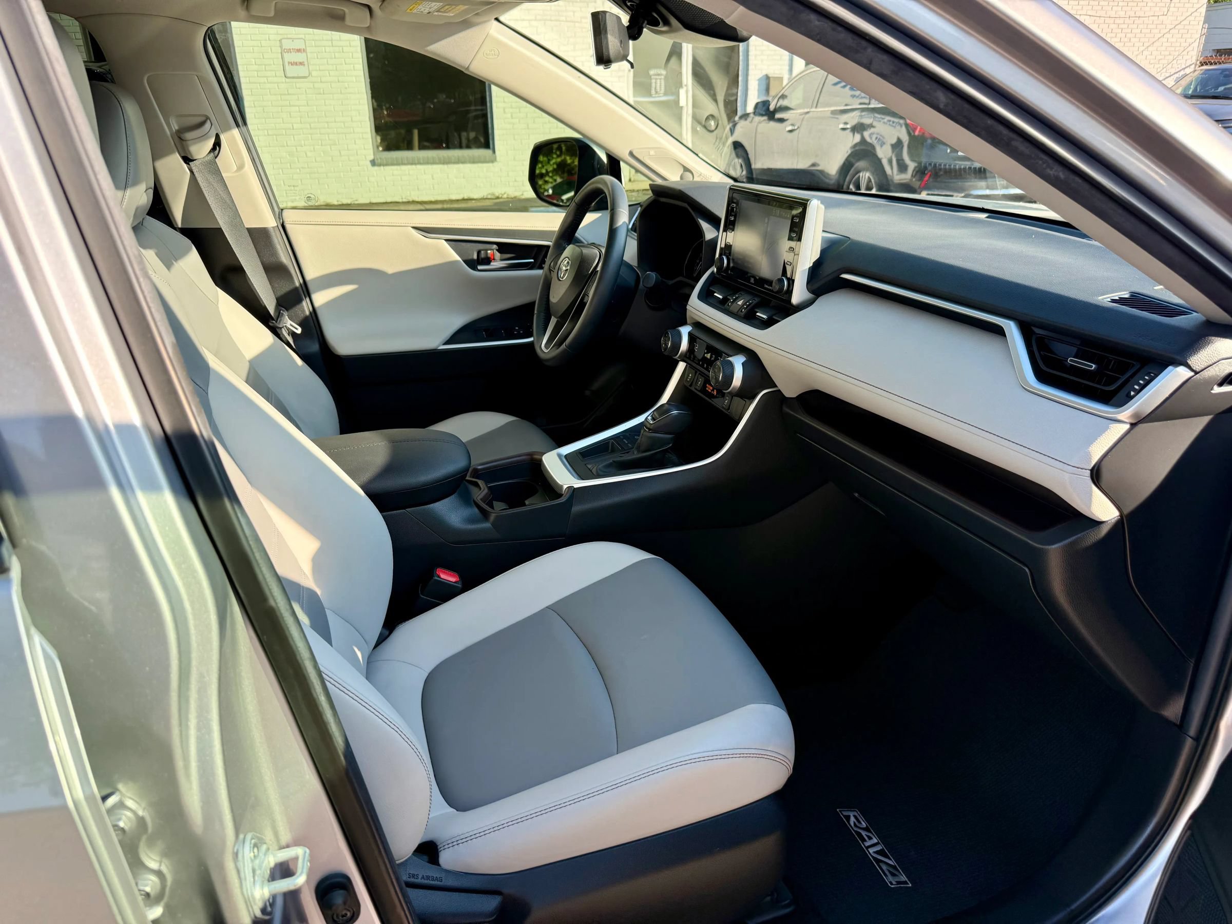 Used 2021 Toyota RAV4 Limited FWD image 13