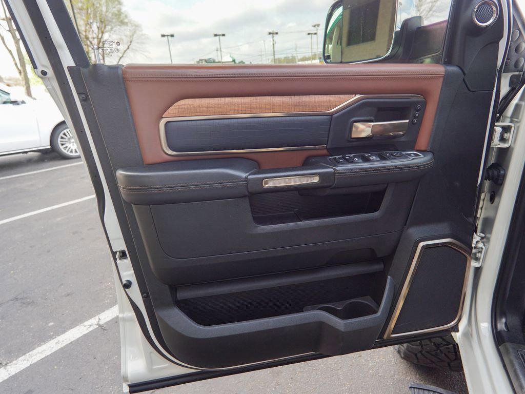 Used 2022 RAM 2500 Limited AWD/4WD image 19
