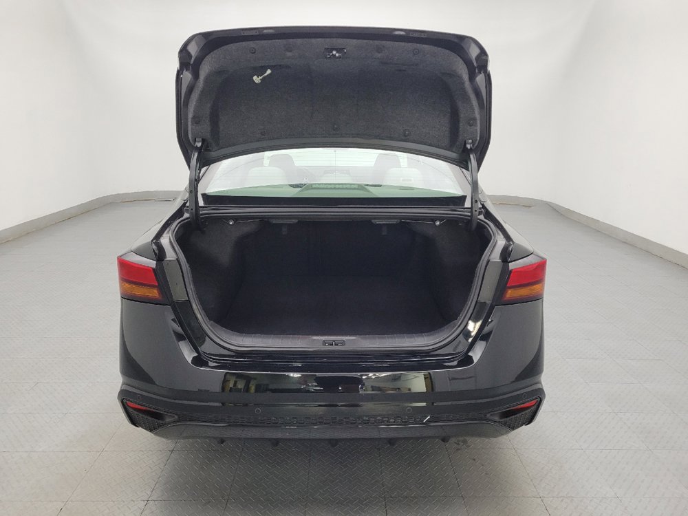Used 2025 Nissan Altima 2.5 SV FWD image 29