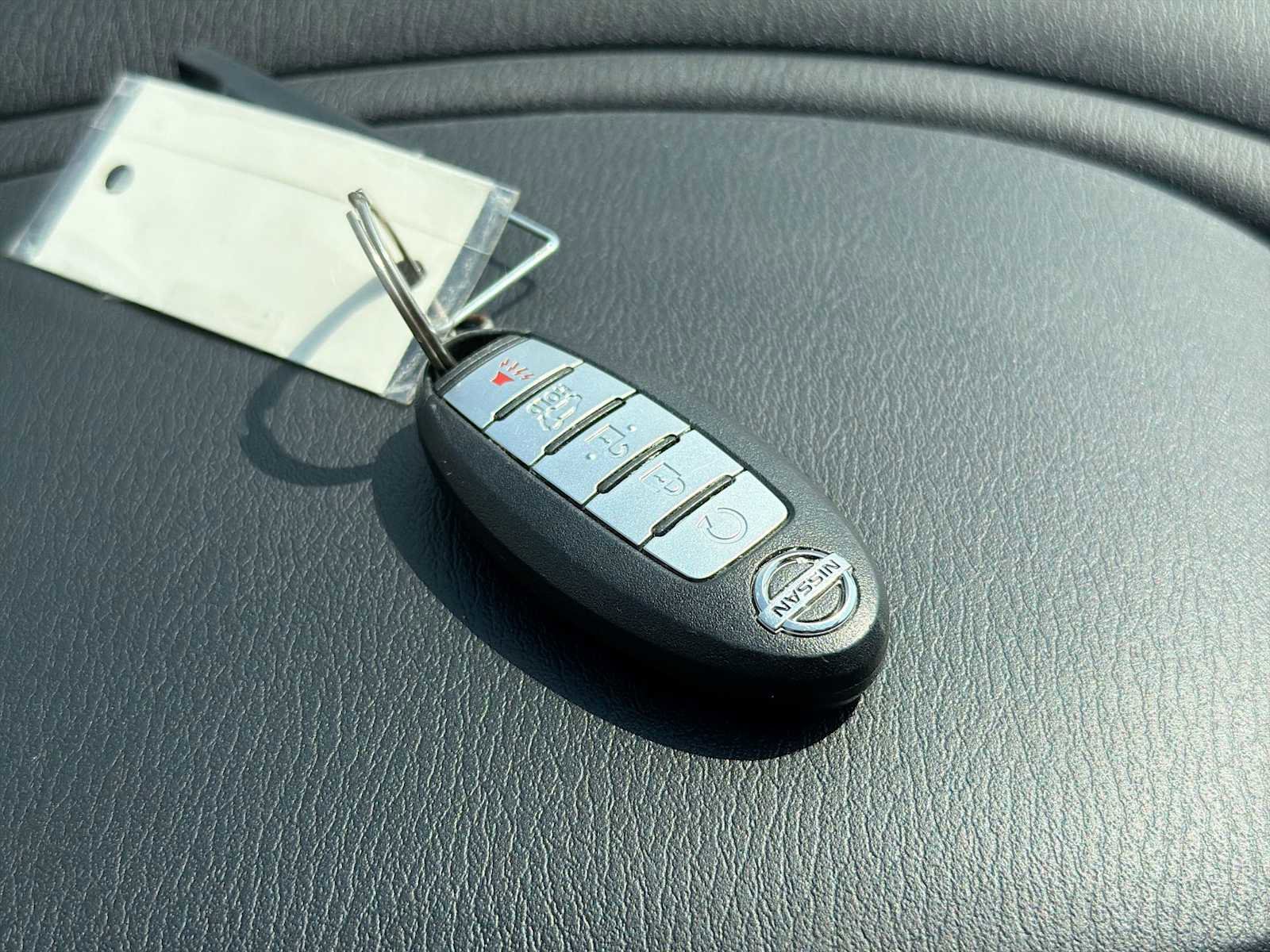 Used 2015 Nissan Pathfinder Platinum w/ Cargo Package image 31