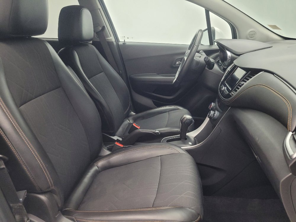 Used 2020 Chevrolet Trax LT w/ LT Convenience Package image 21