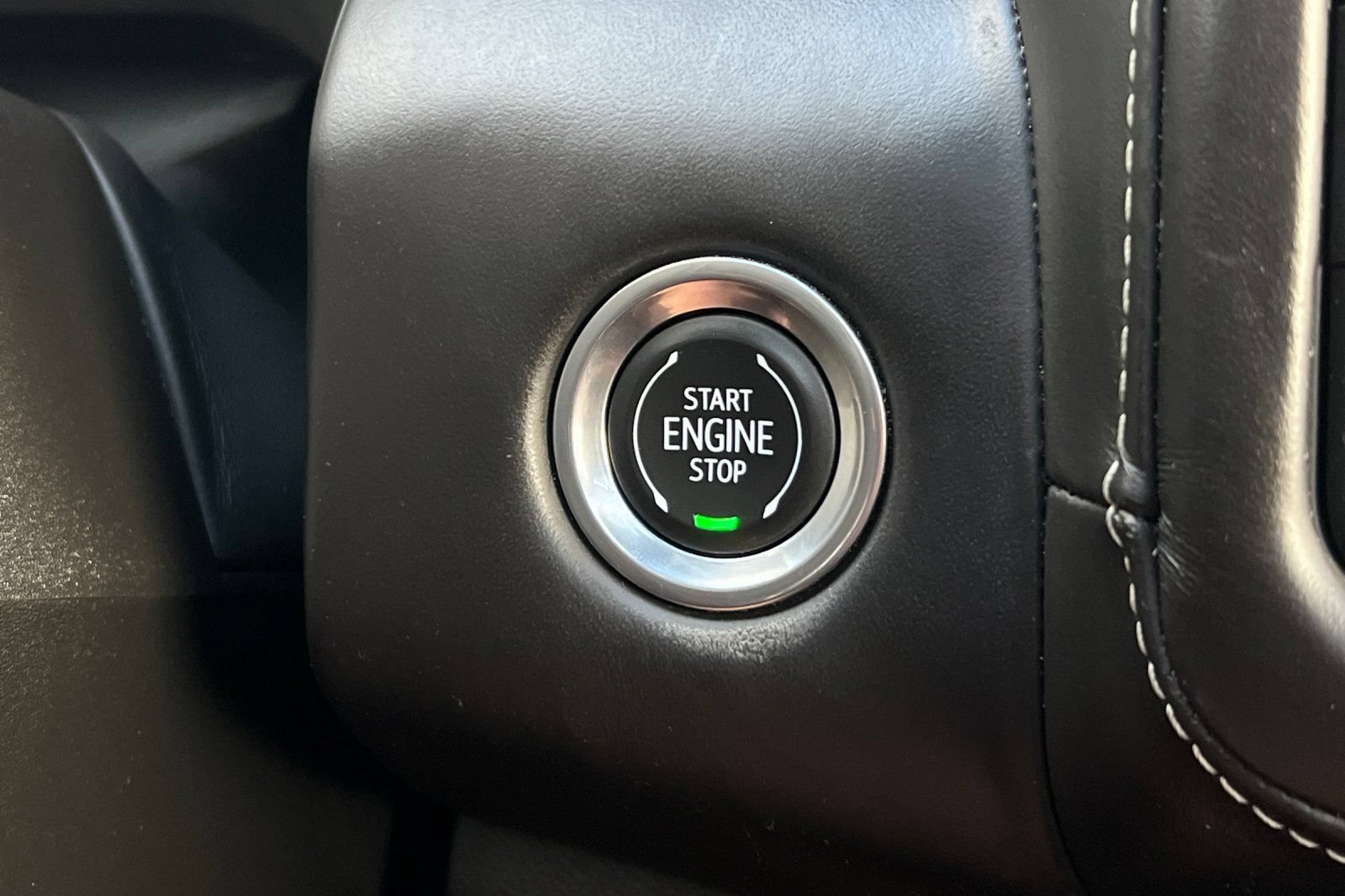 Used 2023 GMC Yukon Denali Ultimate AWD/4WD image 33