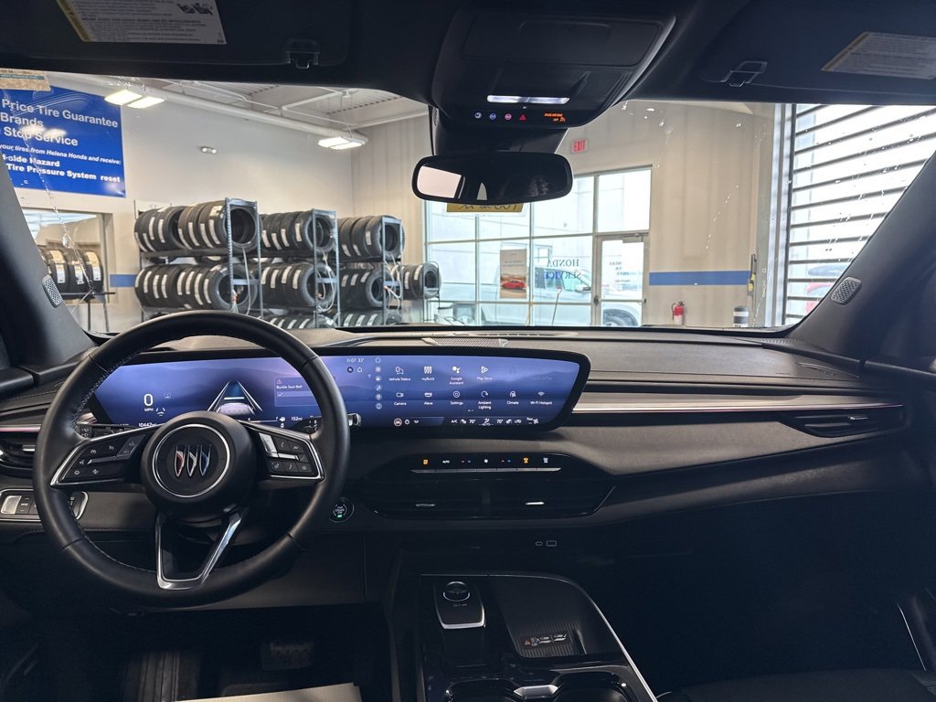 Used 2025 Buick Enclave Preferred image 9