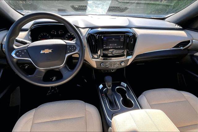 Used 2023 Chevrolet Traverse LS FWD image 3