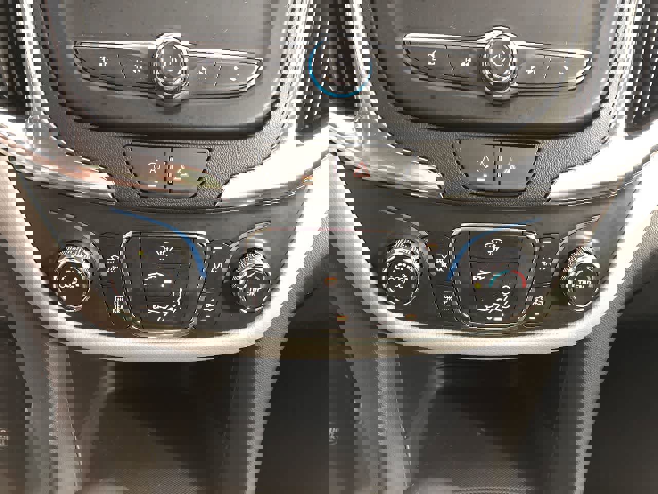 Used 2023 Chevrolet Equinox LT image 20