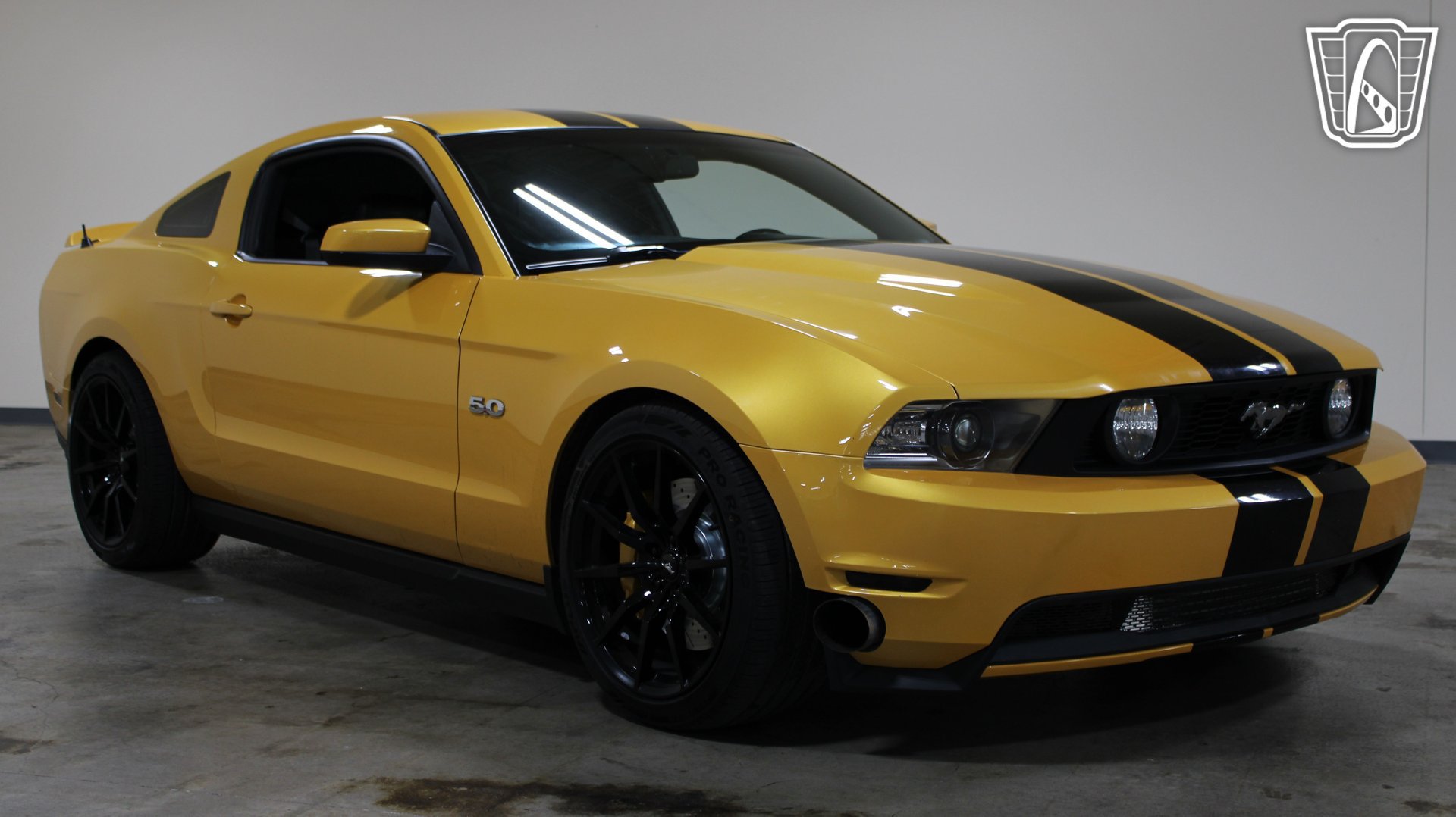 Used 2011 Ford Mustang GT RWD image 3
