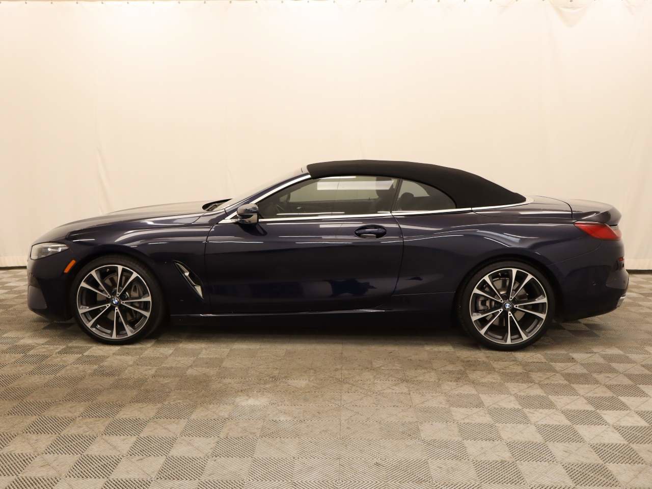 Used 2020 BMW 840i Convertible w/ Driving Assistance Package RWD image 2
